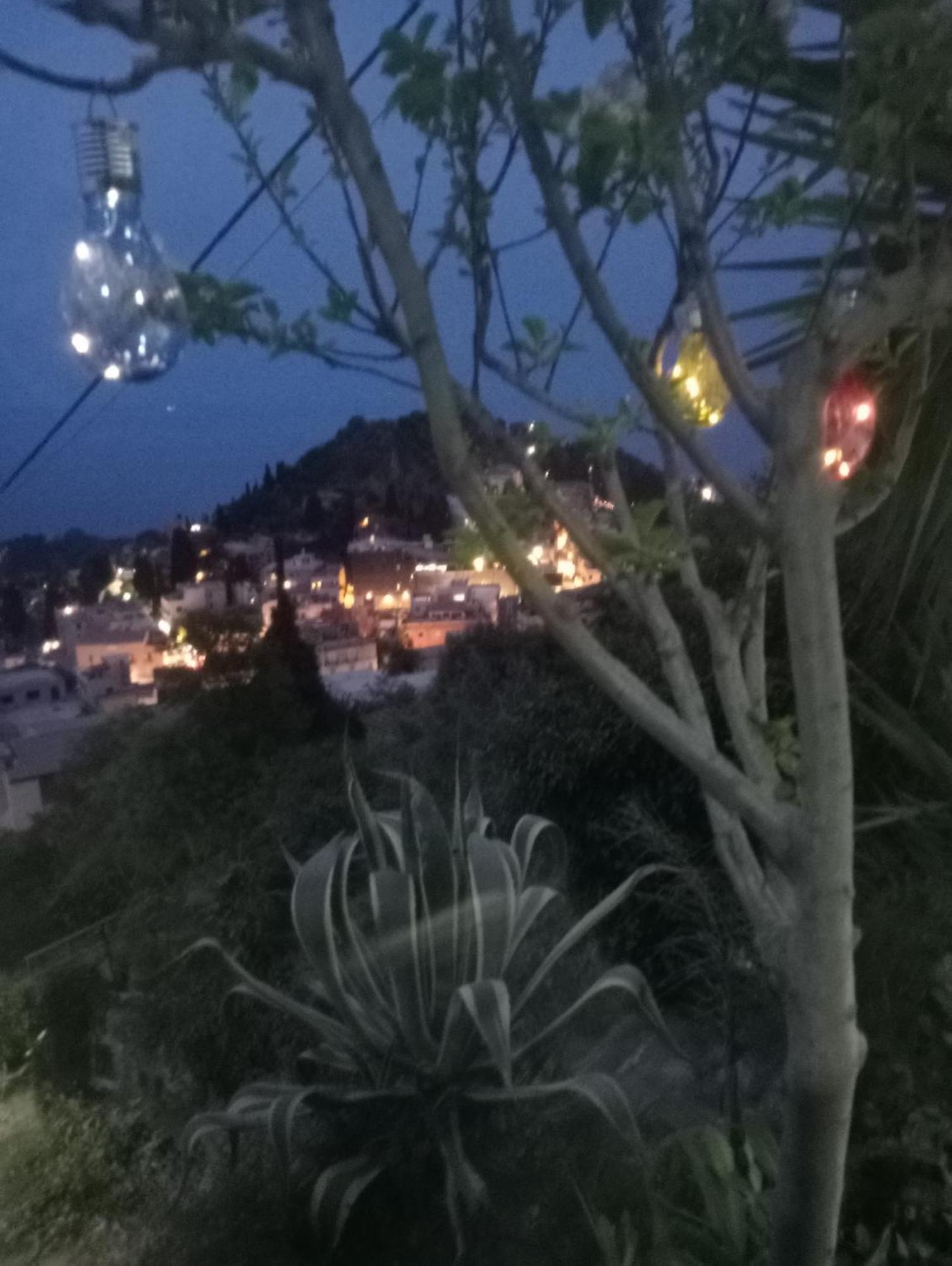 Villa Johnny&Mary's house breathtaking view locazioneturistica Taormina Camera foto